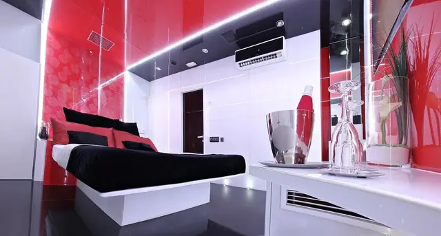 Chambre Monaco — stanza privata del club La Vie en Rose a Barcellona