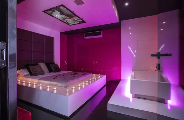 Chambre París — stanza privata del club La Vie en Rose a Barcellona