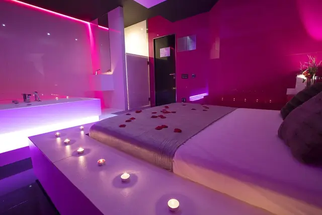 Chambre Paris en el club La Vie en Rose de Barcelona — foto 3