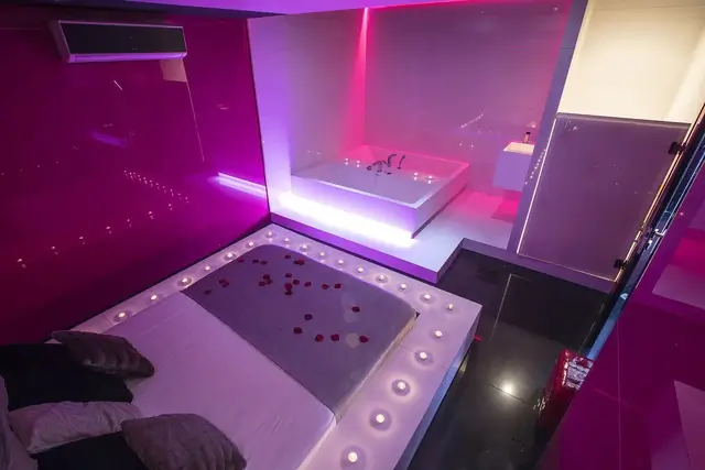 Chambre Paris en el club La Vie en Rose de Barcelona — foto 6