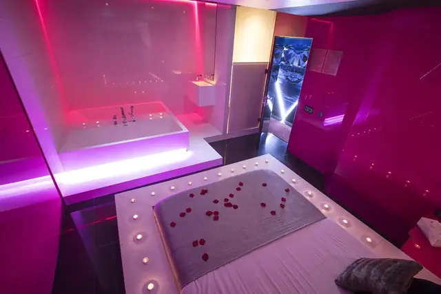 Chambre Paris en el club La Vie en Rose de Barcelona — foto 8