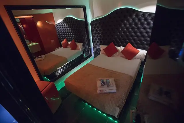 Chambre Versailles en el club La Vie en Rose de Barcelona — foto 9